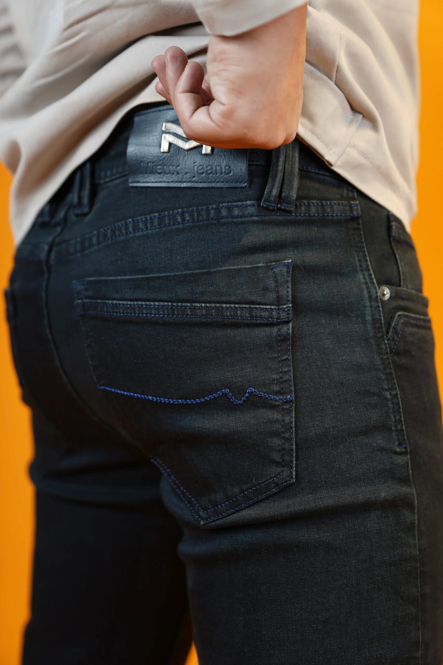 STRAIGHT FIT SALVADOR 01 JEANS B4000