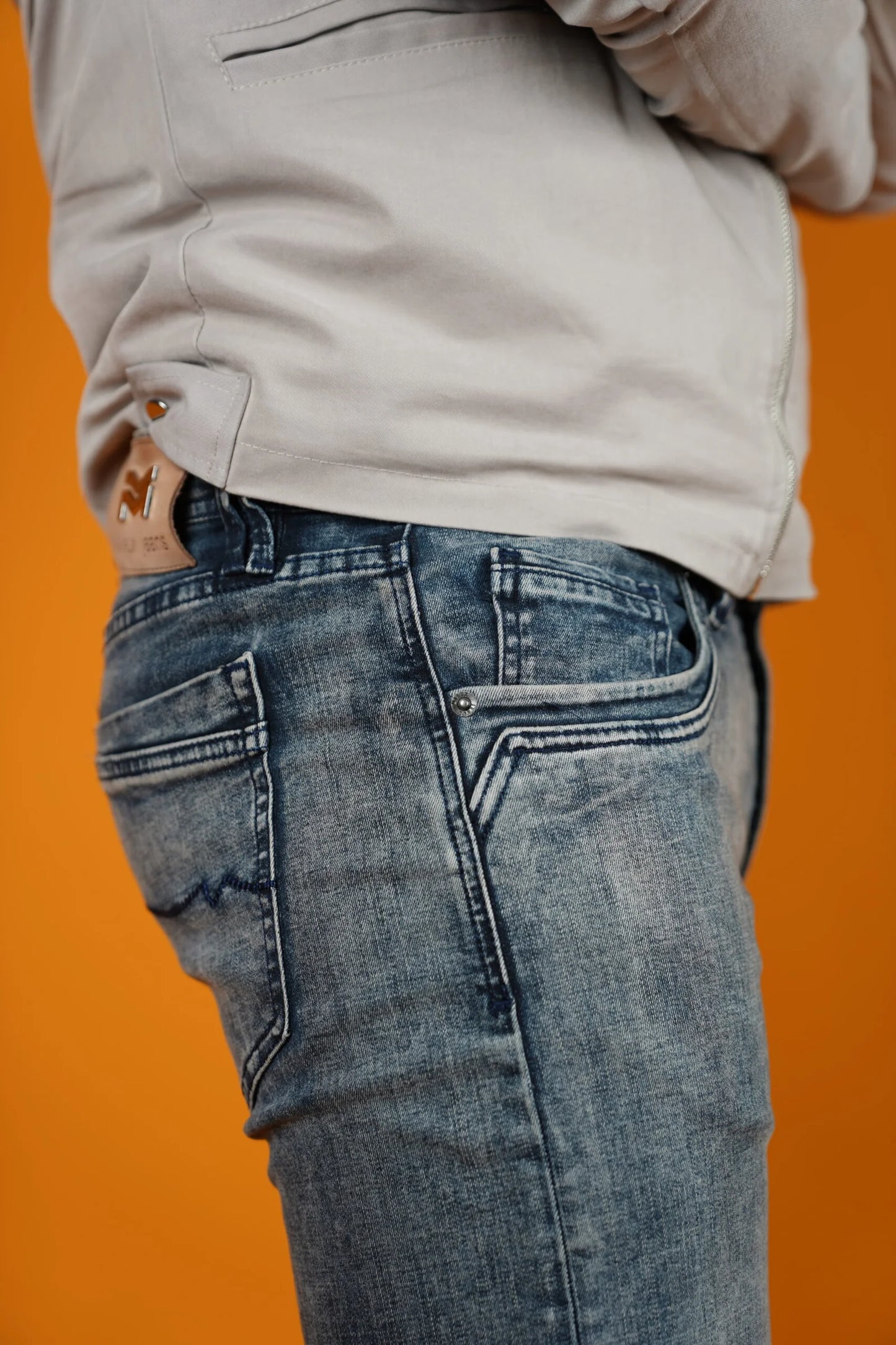 STRAIGHT FIT SALVADOR 01 JEANS B6000